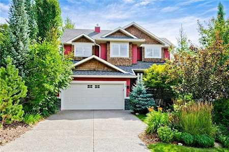 39 Hidden Creek Bay NW Calgary, AB T3A 6H4