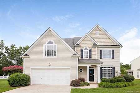 5809 Crimson Oak Ct Harrisburg, NC 28075