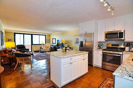 2 Hawthorne Place #14J Boston, MA 02114