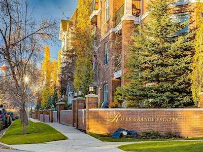 2320 Erlton Street SW #201 Calgary, AB T2S 2V8