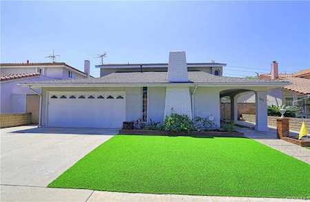 5472 Marview Drive La Palma, CA 90623