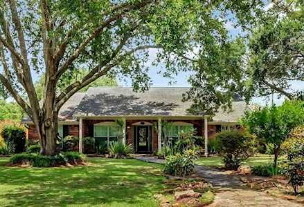 3902 Shadycrest Dr Pearland, TX 77581
