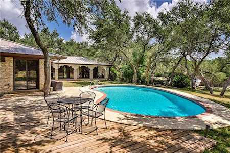 33 Carriage House Ln Austin, TX 78737