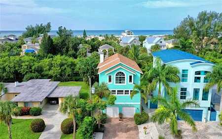 476 Island Circle Sarasota, FL 34242