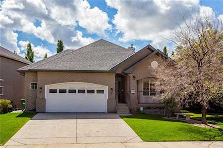1610 Strathcona Drive SW Calgary, AB T3H 5A9