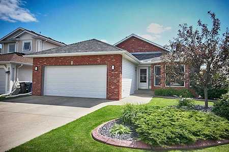 218 Sceptre Close NW Calgary, AB T3L 1Y3