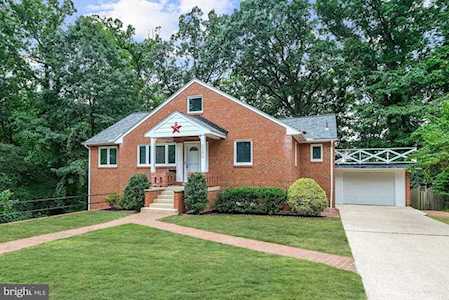 2356 Pierce St Arlington, VA 22202