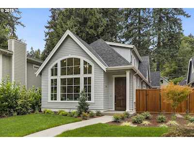 362 9th St Lake Oswego, OR 97034