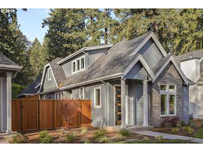 378 9th St Lake Oswego, OR 97034