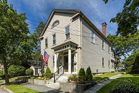 51 William St #2 Fairhaven, MA 02719