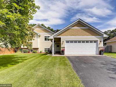 7429 Chesham Lane Woodbury, MN 55125