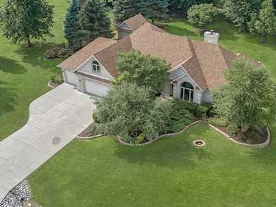 250 Farm Ct Yorkville, IL 60560