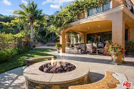 1171 Chantilly Road Los Angeles, CA 90077