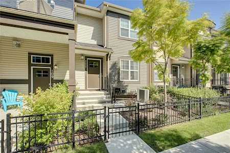 111 Mckenzie Towne Square SE Calgary, AB T2Z 1E2