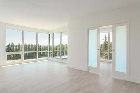 680 Seylynn Crescent #1006 North Vancouver, BC V7J 0B5