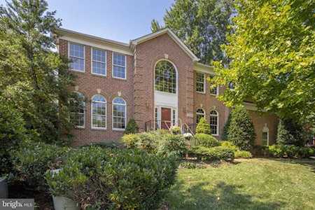 10005 Oakton Plantation Ct Vienna, VA 22181