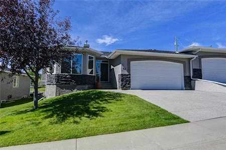 7 Elysian Crescent SW Calgary, AB T3H 0E7