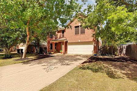 510 Brian Ln Kyle, TX 78640