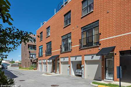 2344 W Oakdale Ave #40 Chicago, IL 60618