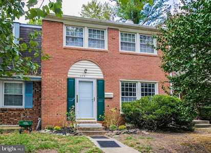 1689 Walleye Dr Crofton, MD 21114