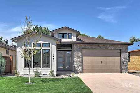5691 N Beaham Ave Meridian, ID 83646