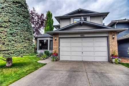 692 Sunmills Drive SE Calgary, AB T2X 2Y8