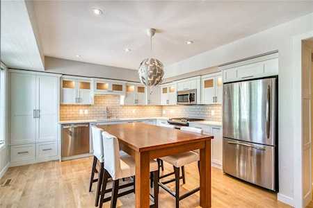 451 Killarney Glen Court SW Calgary, AB T3E 7H4