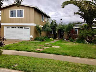 17122 Santa Madrina Street Fountain Valley, CA 92708