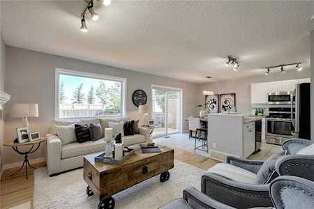 212 Mt Aberdeen Close SE Calgary, AB T2Z 3N3