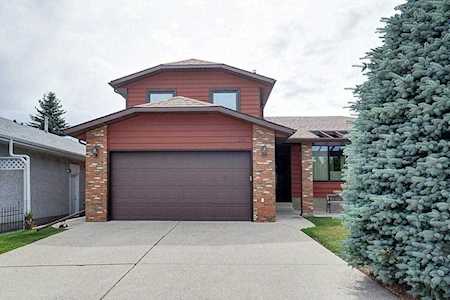 59 Millpark Rise SW Calgary, AB T2Y 2N6