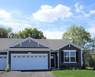 300 Sussex Ln North Aurora, IL 60542