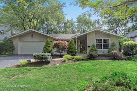 1012 Royal St George Dr Naperville, IL 60563