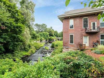 12 Brookside Rd #24 Westford, MA 01886