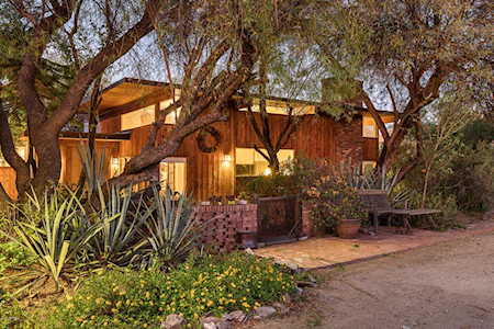 8517 N 49th Street Paradise Valley, AZ 85253