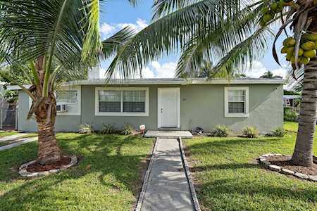 933 Elm Road West Palm Beach, FL 33409
