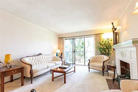 7428 19th Street #215 Burnaby, BC V3N 1E1