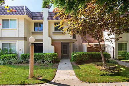 6925 Kent Way Cypress, CA 90630