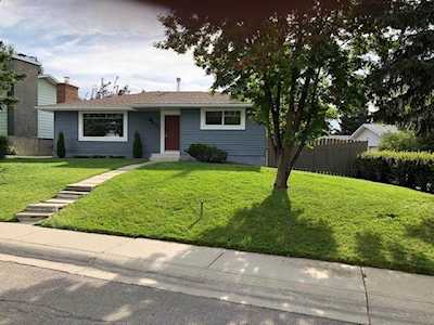 242 Silver Mead Crescent NW Calgary, AB T3B 3W5