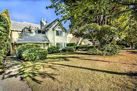 8428 Selkirk Street Vancouver, BC V6P 4H9