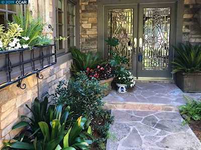 22 Saratoga Court Alamo, CA 94563