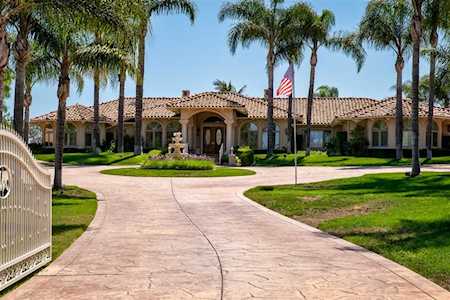 5924 Lake Vista Dr. Bonsall, CA 92003