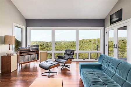 913 Redbud Trl West Lake Hills, TX 78746