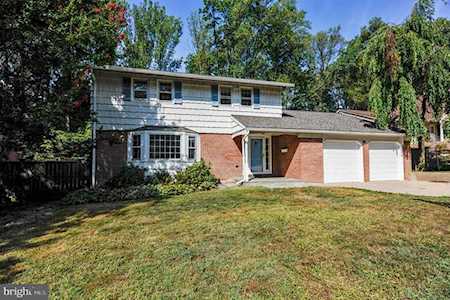 6008 Nassau Dr Springfield, VA 22152
