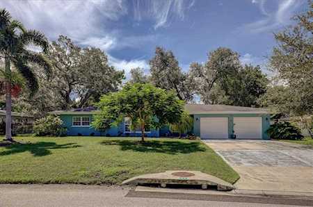 123 Oakwood Drive Largo, FL 33770