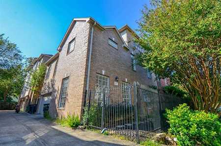 5209 Blossom St Houston, TX 77007