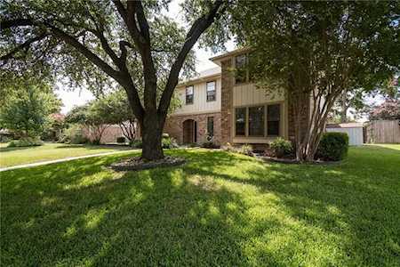 2212 Chamberlain Drive Plano, TX 75023