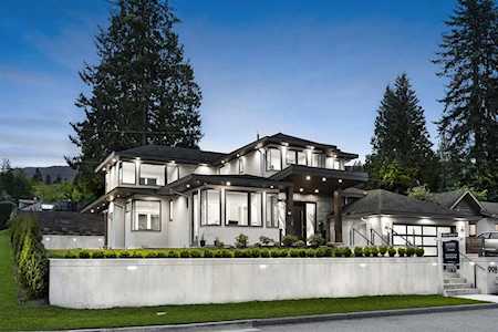 998 Melbourne Avenue North Vancouver, BC V7R 1N9