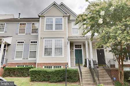 47607 Woodboro Terrace Sterling, VA 20165