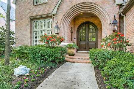 255 Stanton Court Coppell, TX 75019