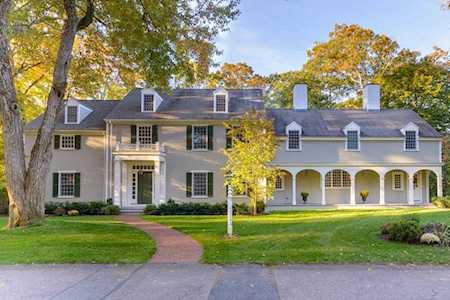22 Barnstable Rd Wellesley, MA 02481